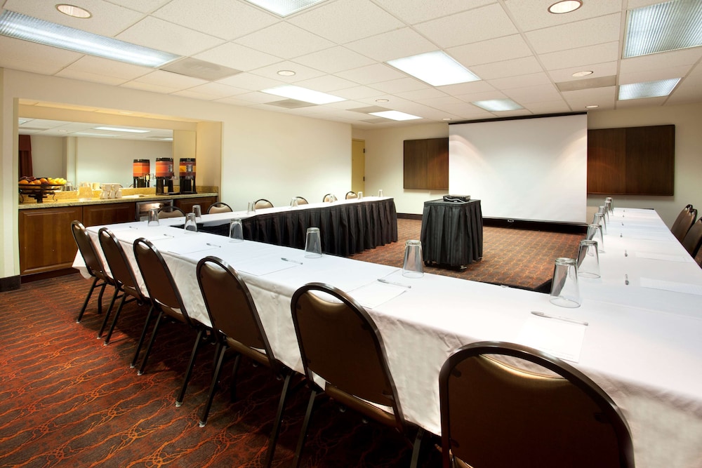 Hampton Inn & Suites El Paso Airport - photo 60
