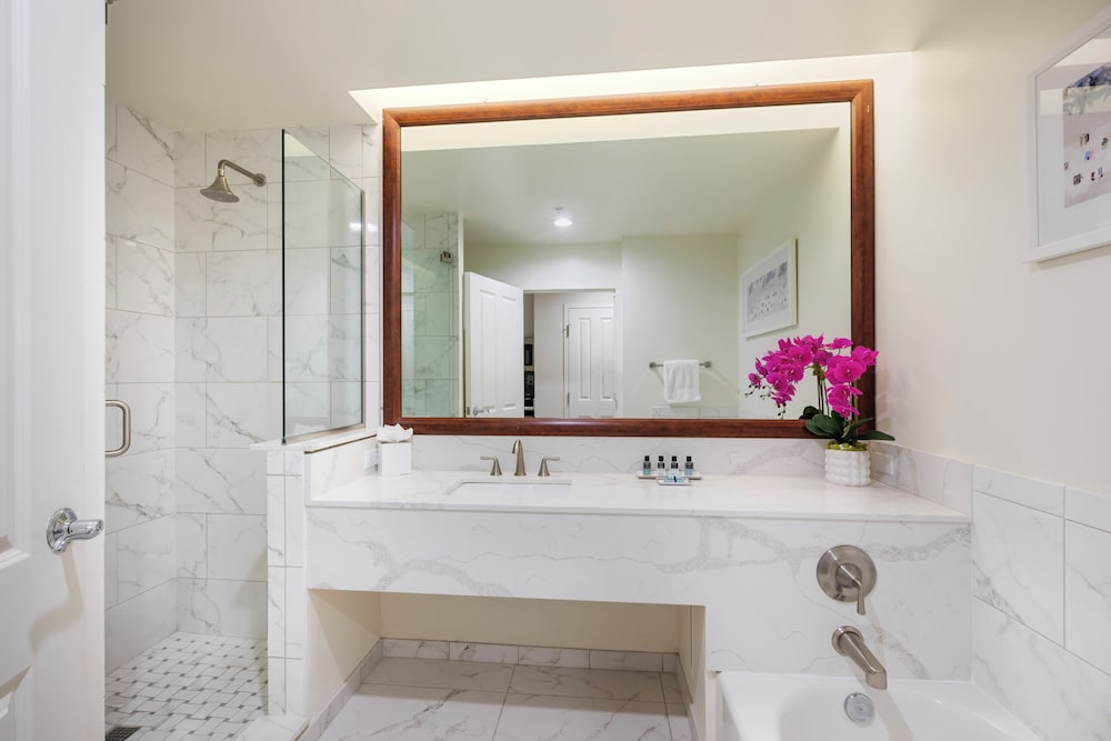 The Capri Inn - photo 24