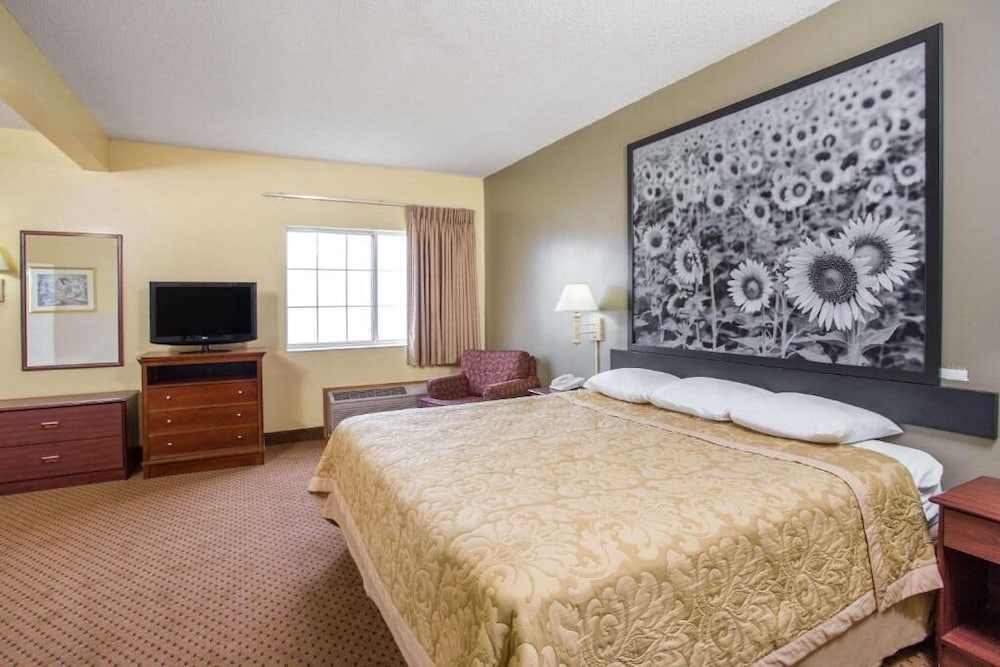 Western Inn & Suites - photo 12
