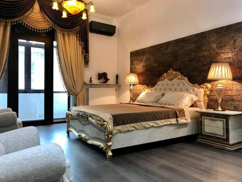 Nice Vintage ap next to Grand Hotel in Bucharest, Romania