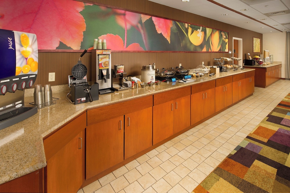 Fairfield Inn & Suites by Marriott Marshall - photo 22