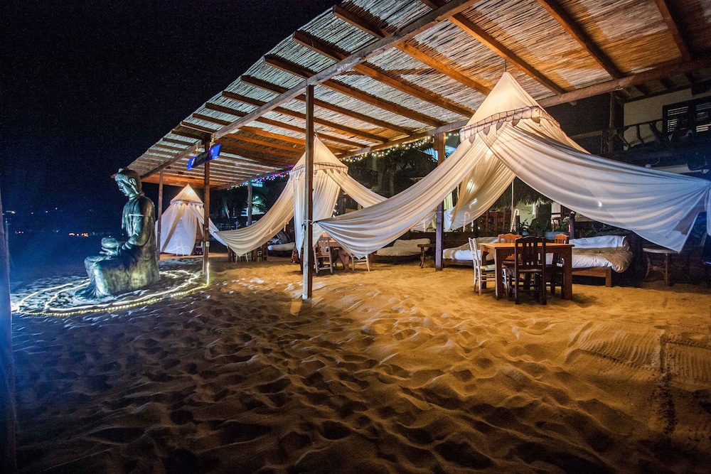 Buda Mar Zipolite in San Pedro Pochutla, Mexico