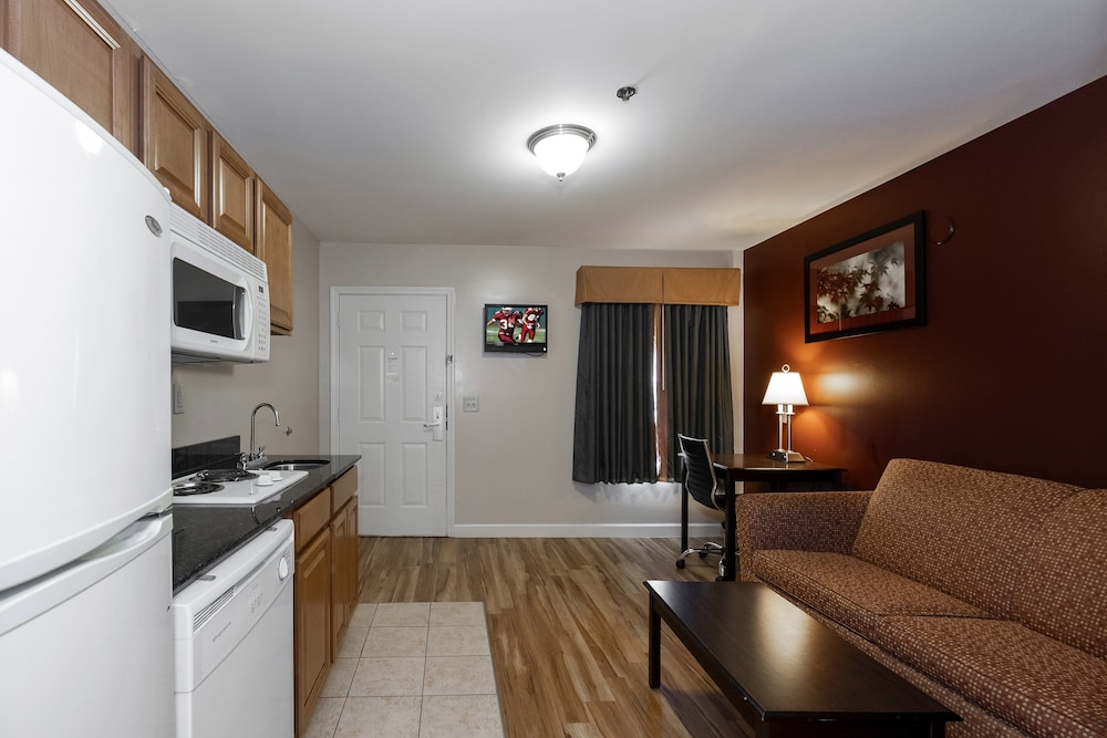 Red Roof Inn & Suites Wilson - photo 17