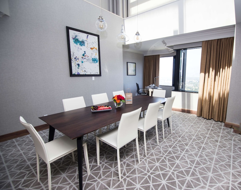 Hilton Los Angeles Universal City - photo 27