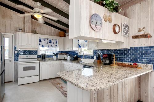 Brigantine by Oak Island Accommodations - photo 14