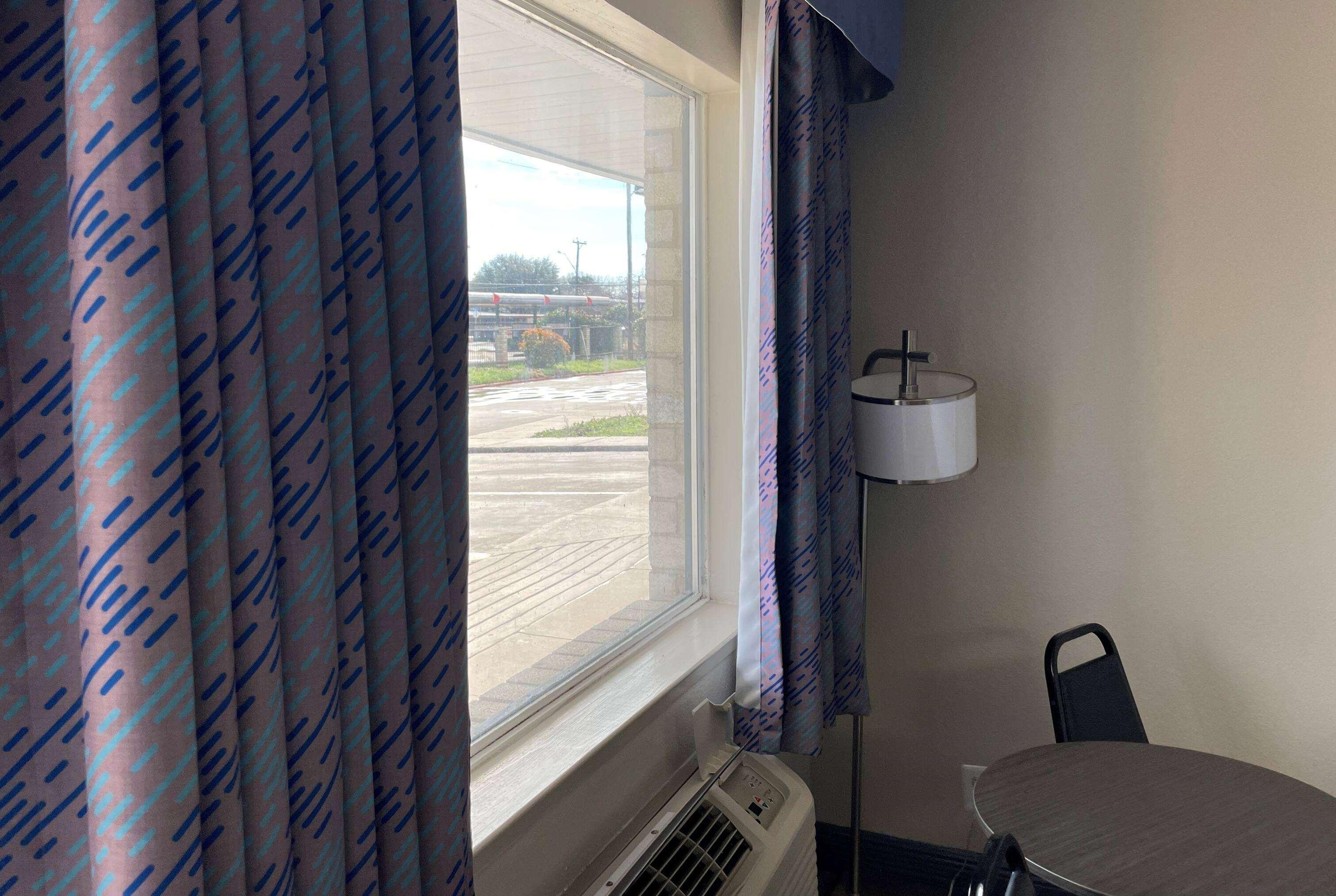 Days Inn by Wyndham San Antonio Southeast Frost Bank Center - photo 22