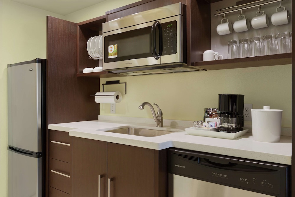 Home2 Suites by Hilton Canton - photo 13