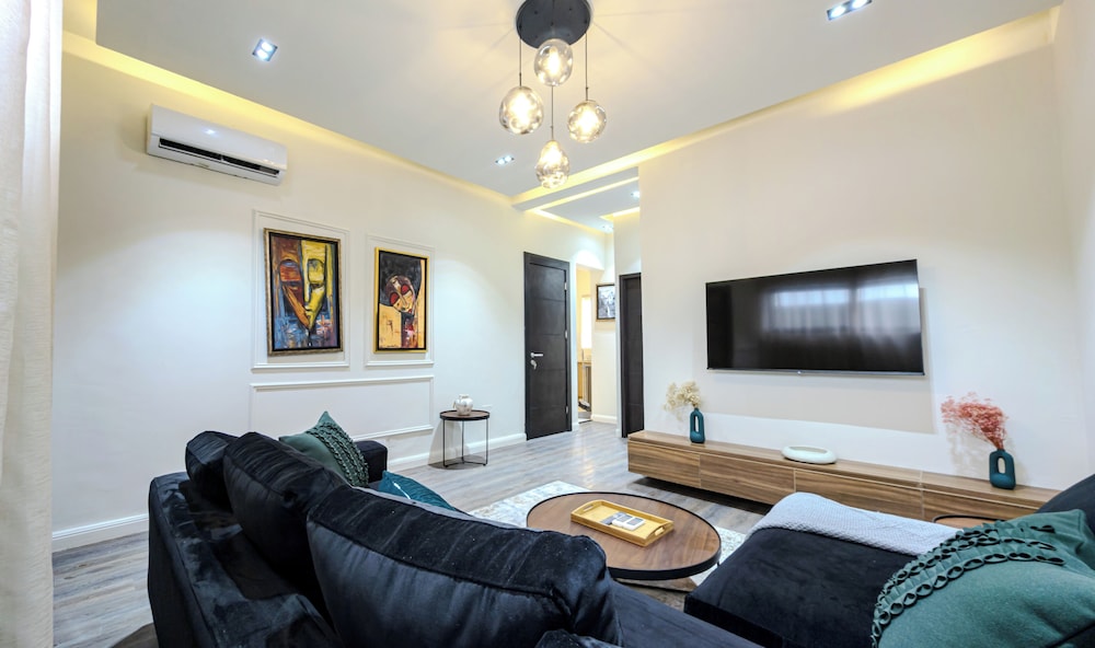 Glassvine 2D — 4-Star Luxury Hotel in Lagos, Nigeria