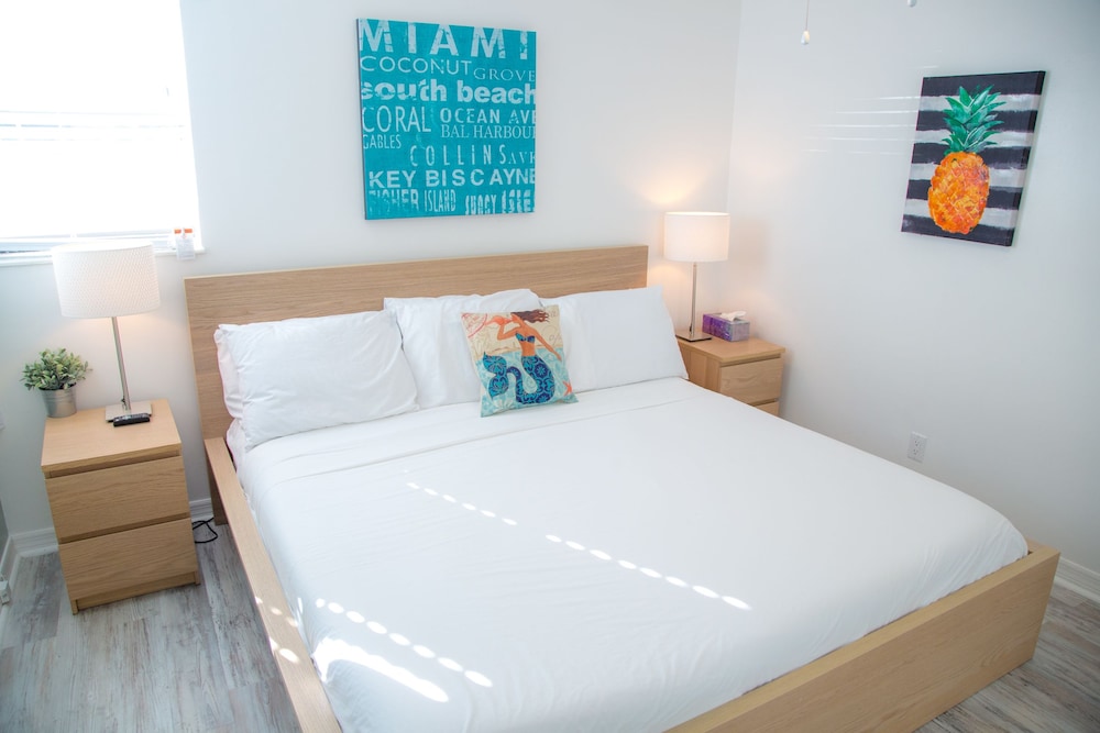 St Pete Beach Suites - photo 10