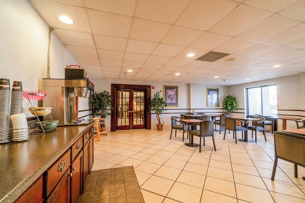 Ark Suites By Oyo Jonesboro I 555 - photo 57