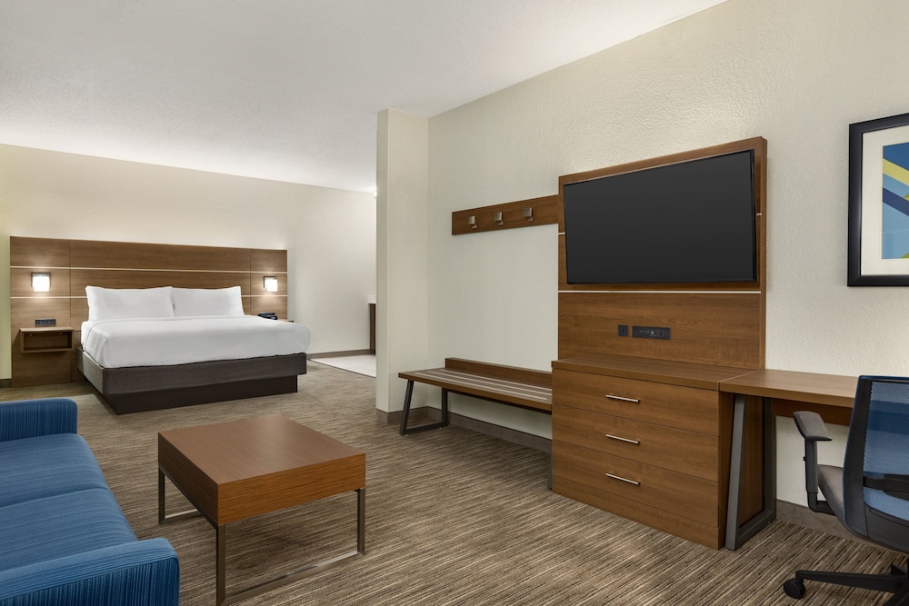 Holiday Inn Express & Suites Akron Regional Airport Area - photo 22