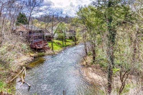 Whispering River - carbon neutral hotel in Pigeon Forge