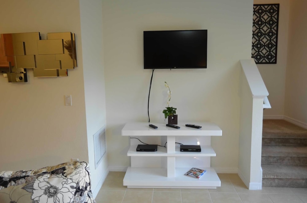 Bella Vida Resort by Home 2U - photo 70