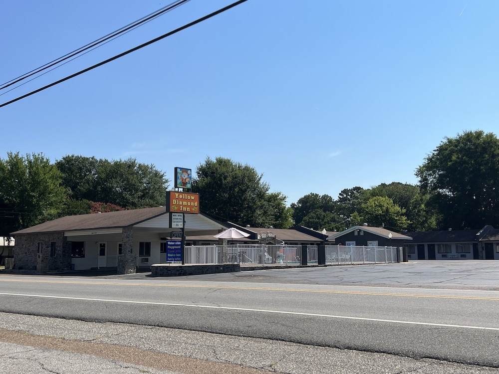Yellow Diamond Inn in Murfreesboro, United States