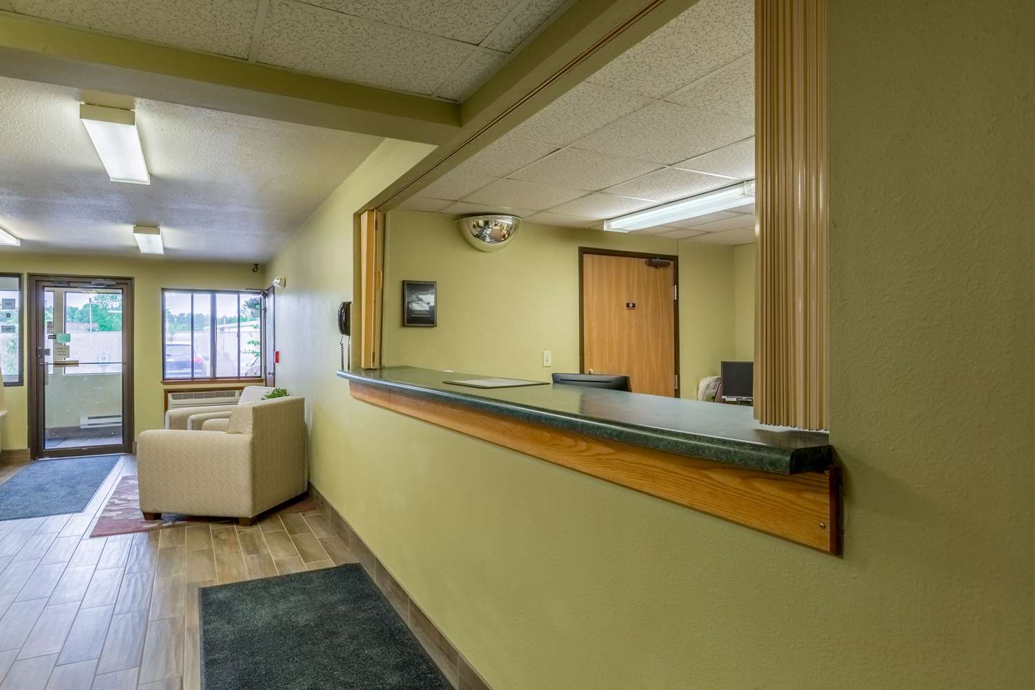 Rodeway Inn Rhinelander WI - photo 16