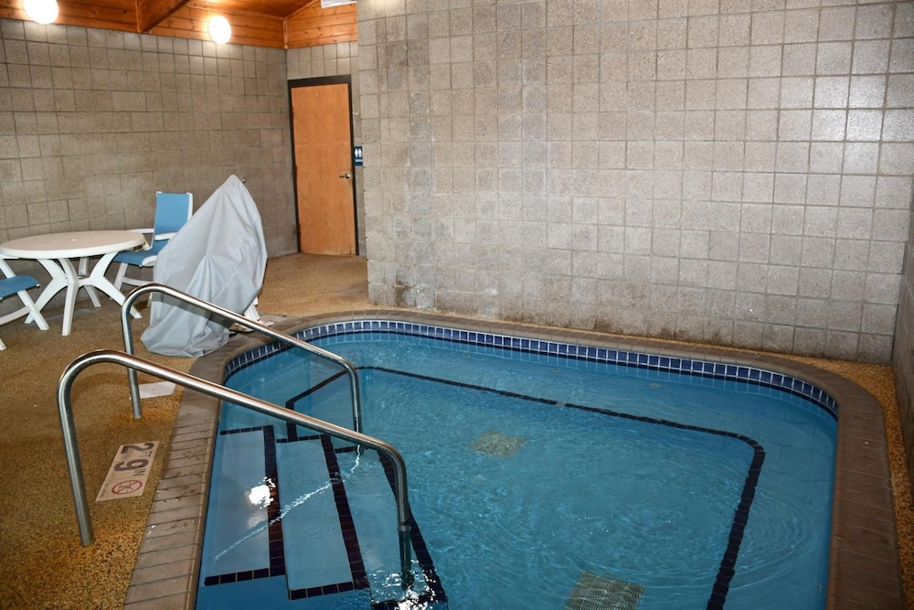 Stillwater Inn & Suites - photo 23