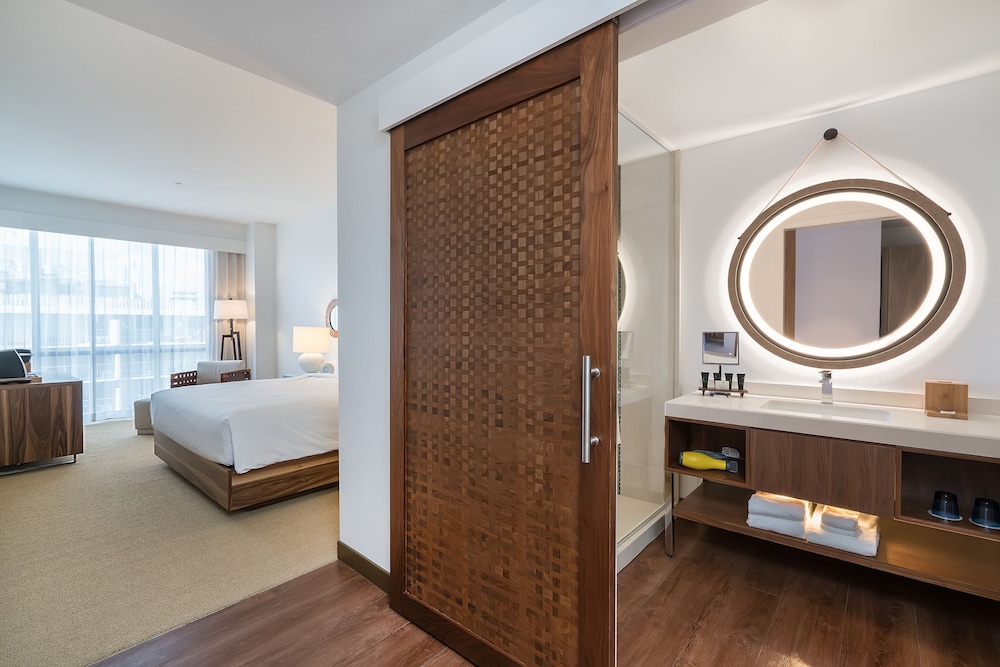 Hyatt Centric Waikiki Beach - photo 23