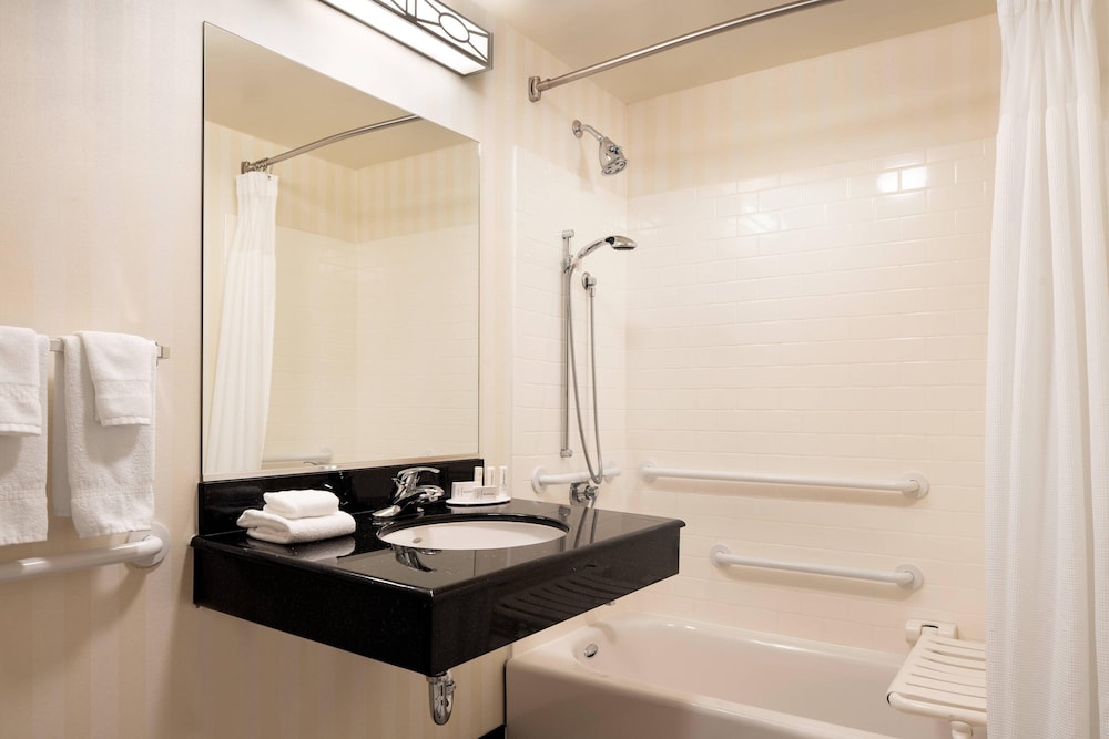 Fairfield Inn & Suites by Marriott Redding - photo 23