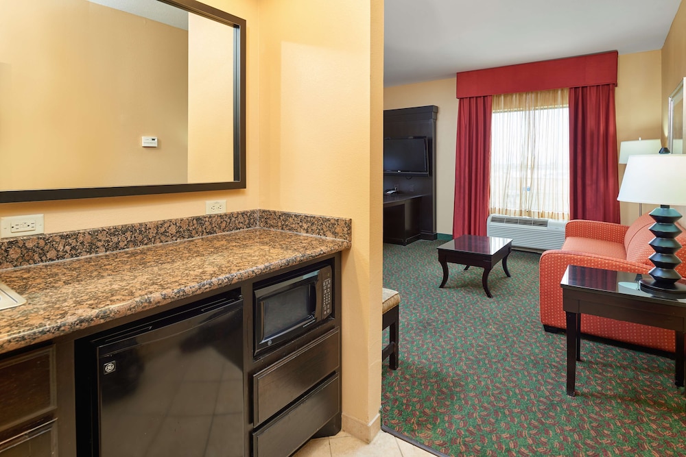 Hampton Inn & Suites Waco South - photo 14
