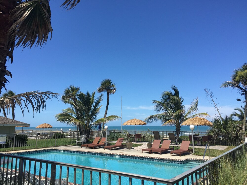 Surf Studio Beach Resort - photo 42