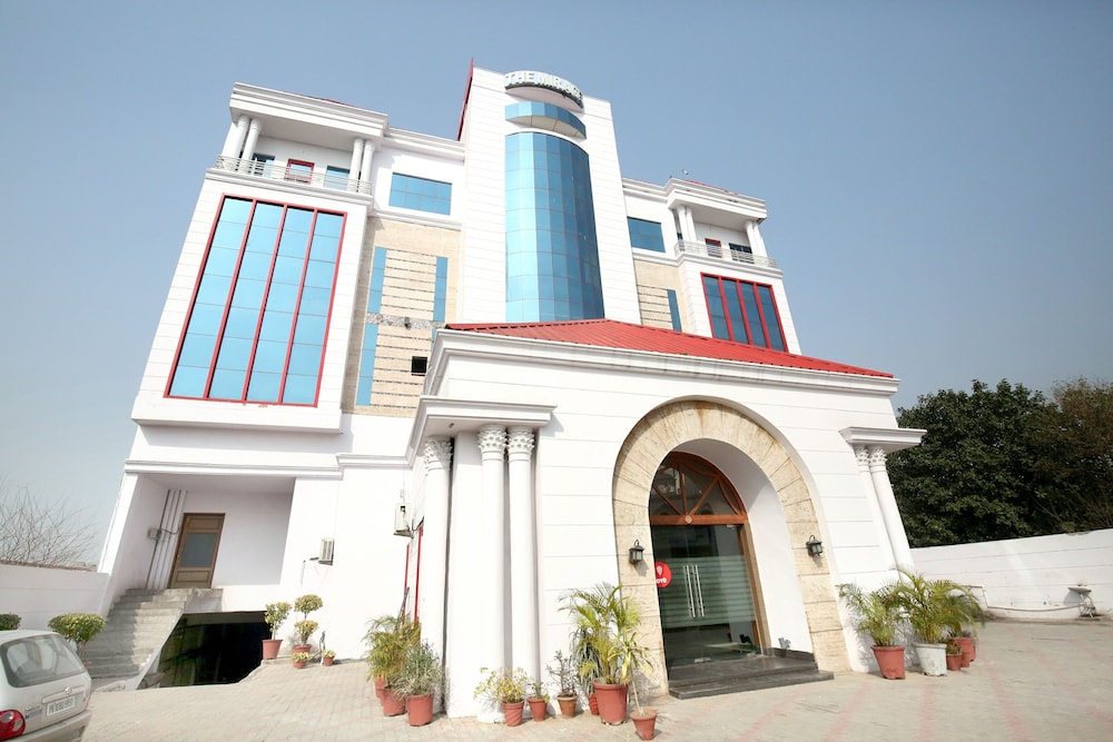 OYO 4575 Hotel Mirage