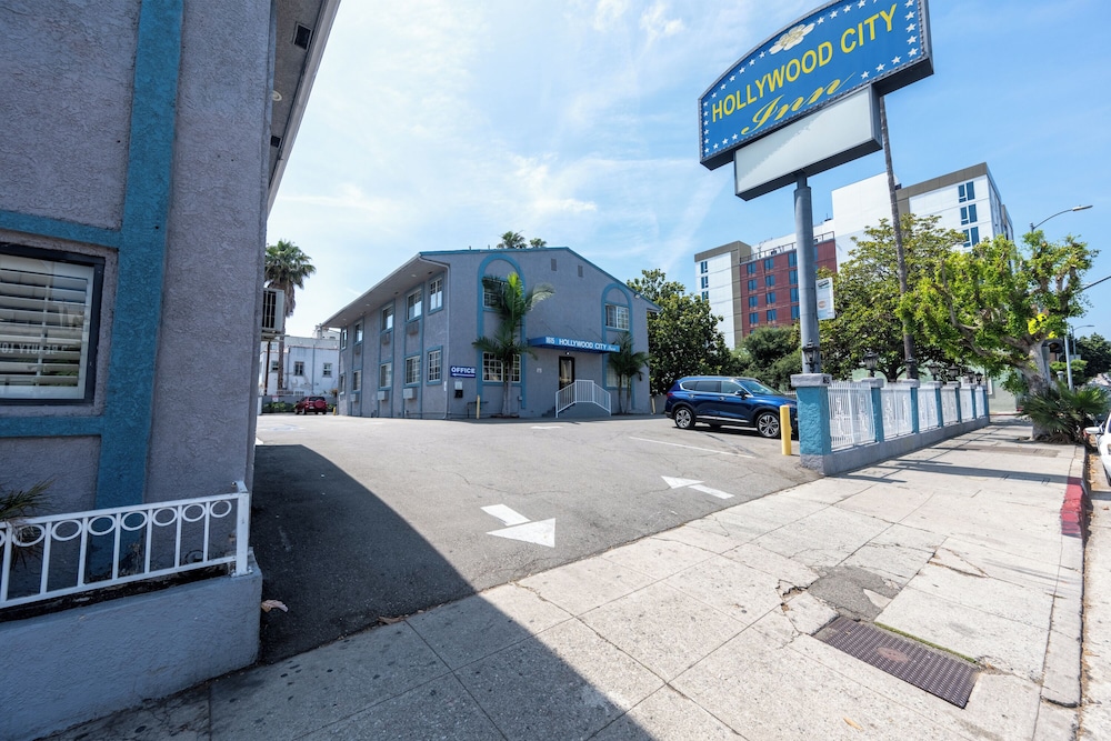 Hollywood City Inn - photo 62