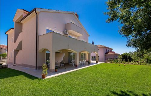 2 Bedroom Lovely Apartment In Viskovo — 4-Star Luxury Hotel in Viskovo, Croatia