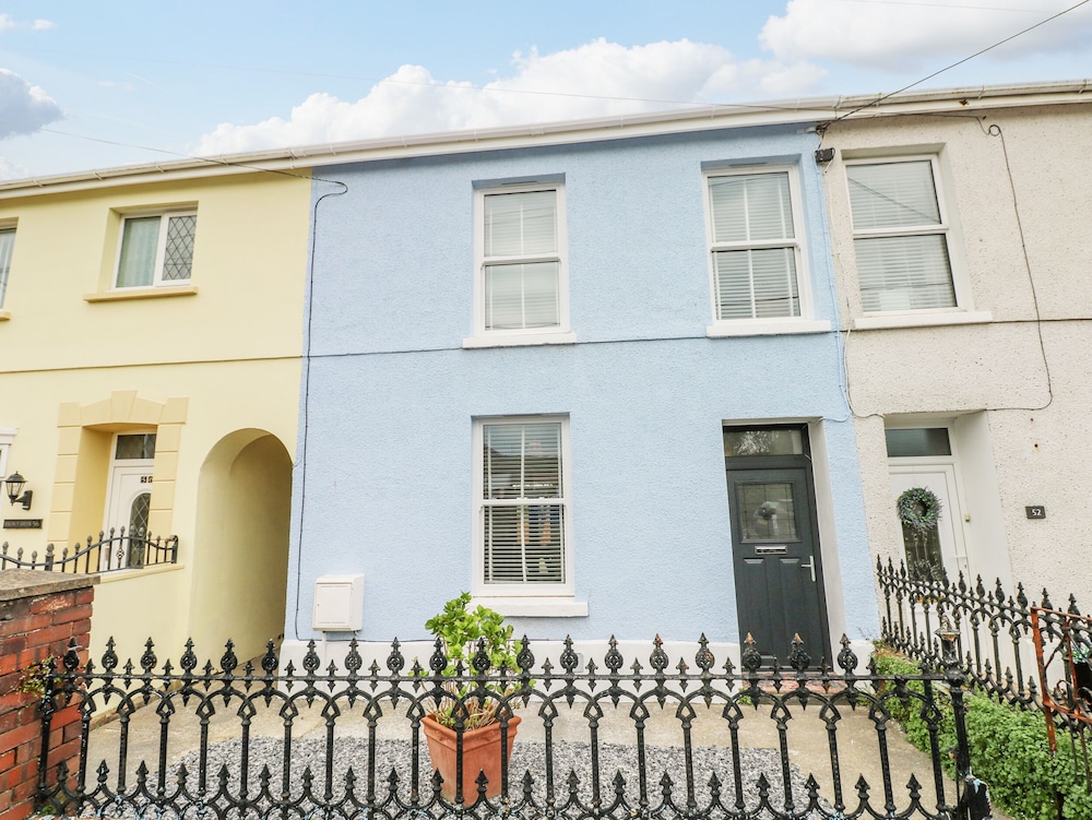 54 Pencoed Road — hotel in Burry Port