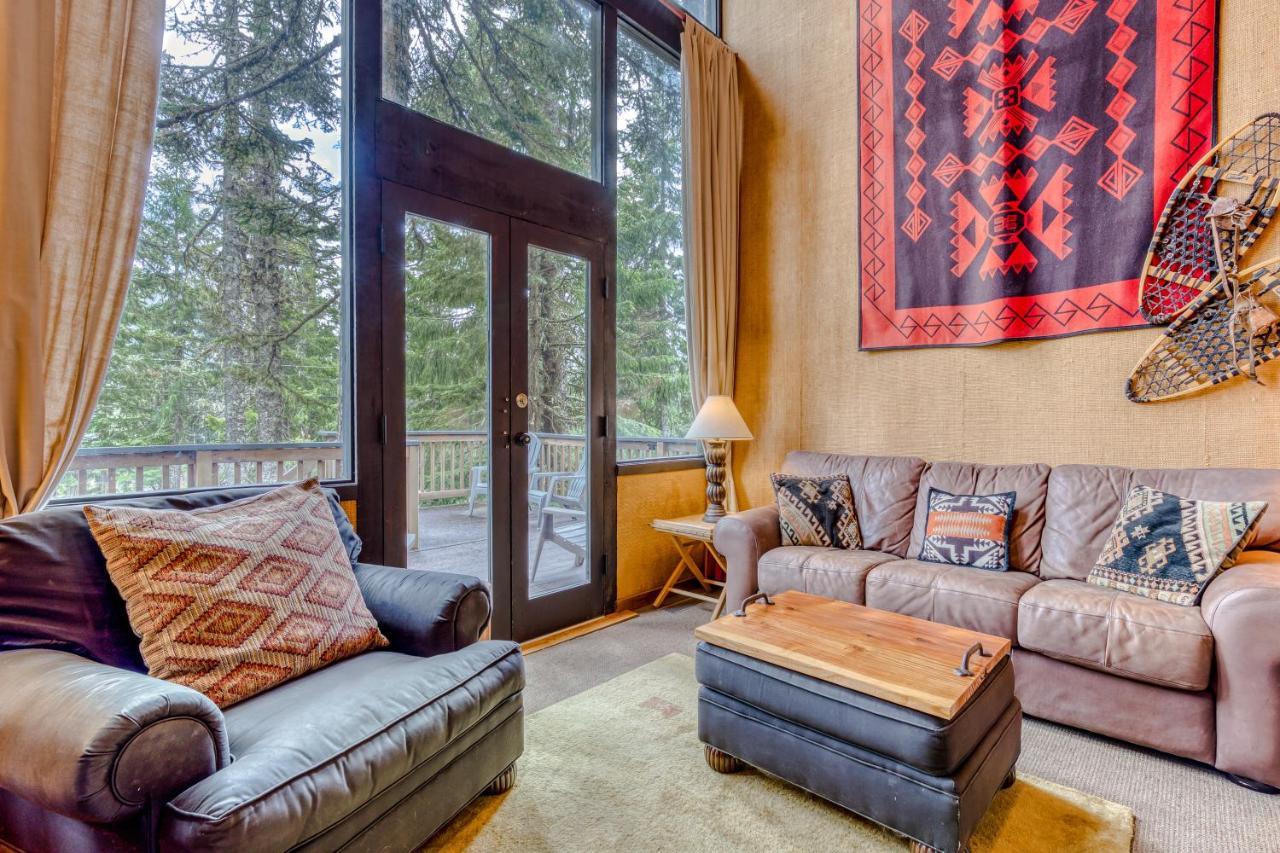 Cedar Raven - carbon neutral hotel in Unknown City