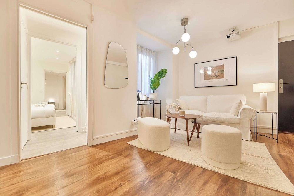 Classy Apartment Eiffel Tower