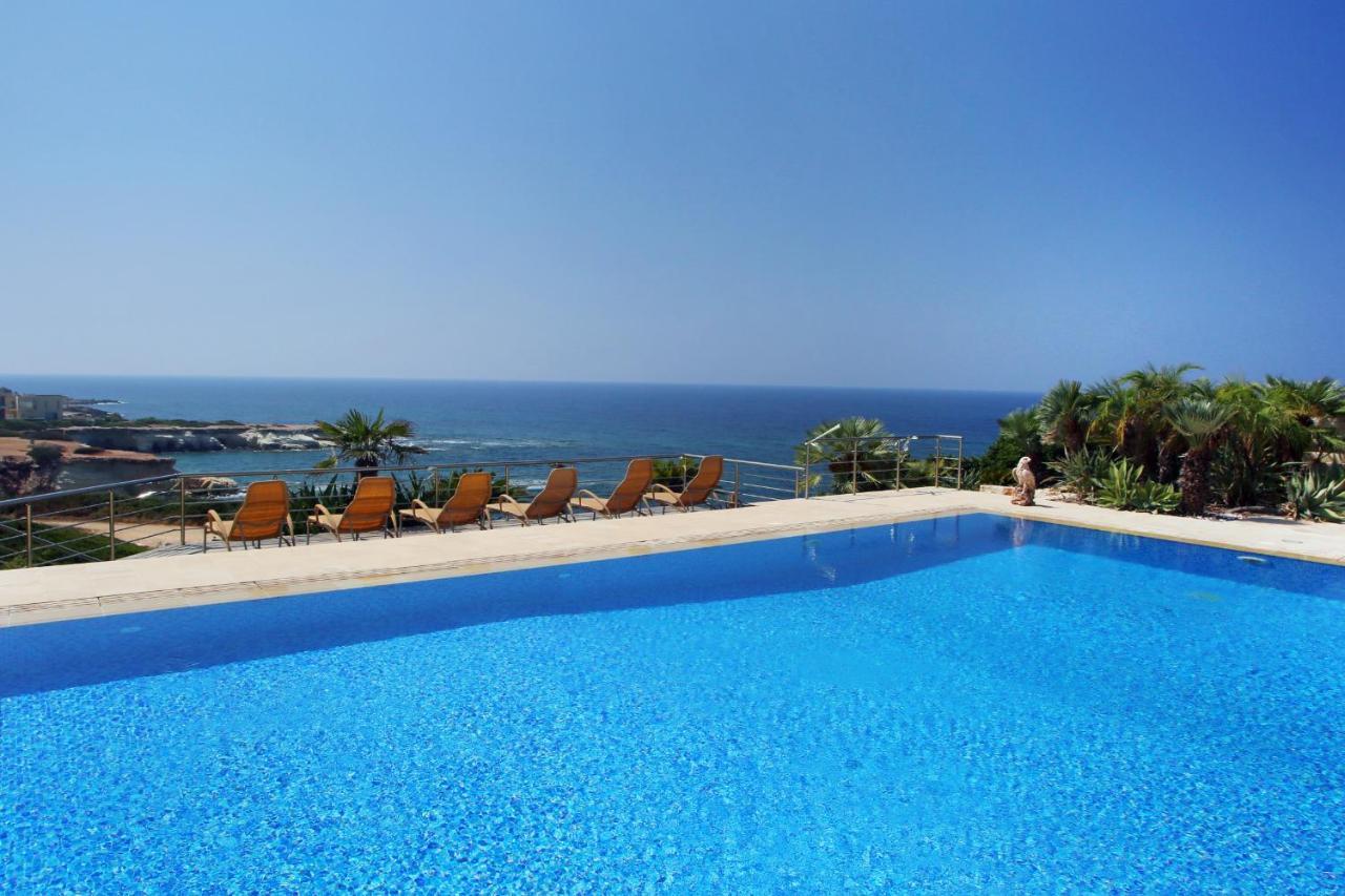 Seafront 5 Bedroom Villa Paradise in Sea Caves