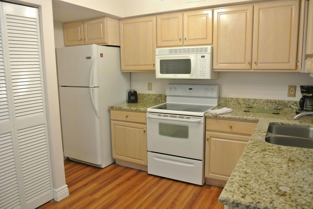 Santa Maria Harbour Resort 108 2 Br Condo - photo 10