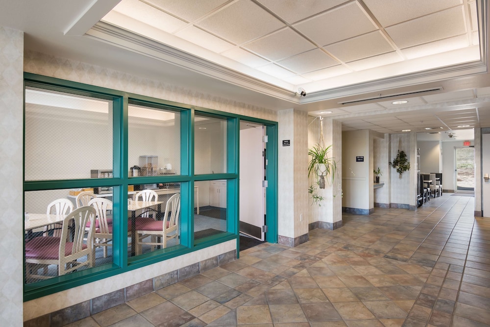 Red Lion Inn & Suites Butte - photo 37