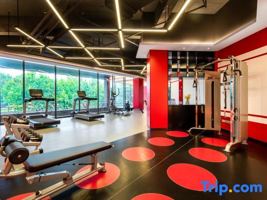 Radisson RED Xuzhou Yunlong Lake in Xuzhou, People's Republic of China