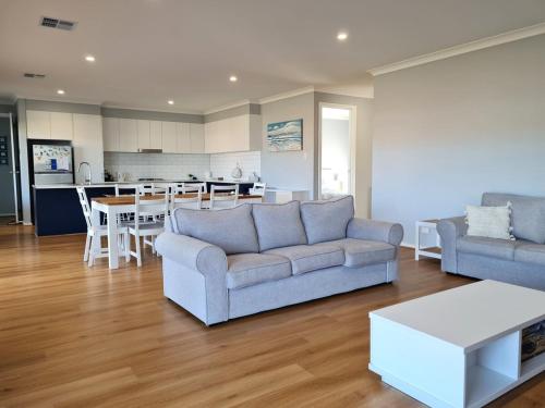 Sun of a Beach — hotel in Moonta Bay