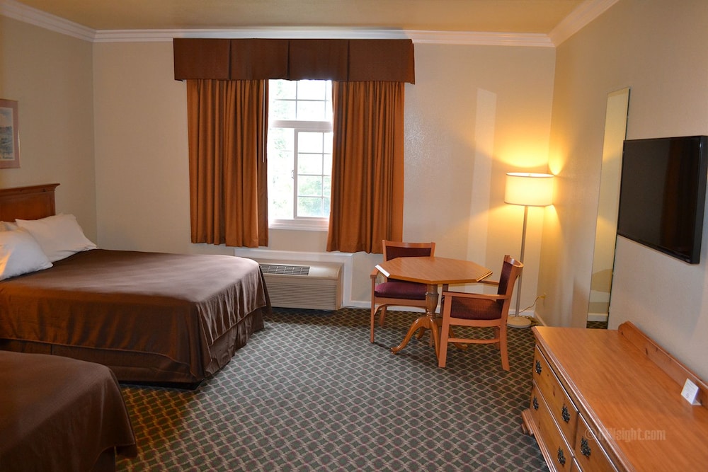 The Miramar Inn and Suites - photo 9