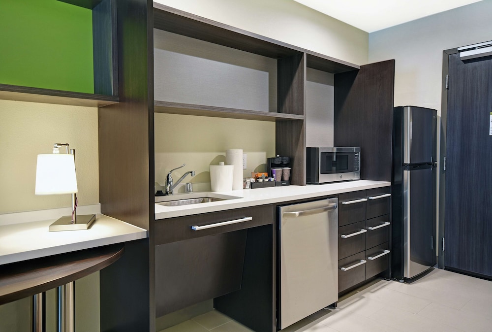 Home2 Suites by Hilton Beloit - photo 20