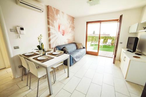 Love Garda Lake — 4-Star Luxury Hotel in Riva Del Garda, Italy
