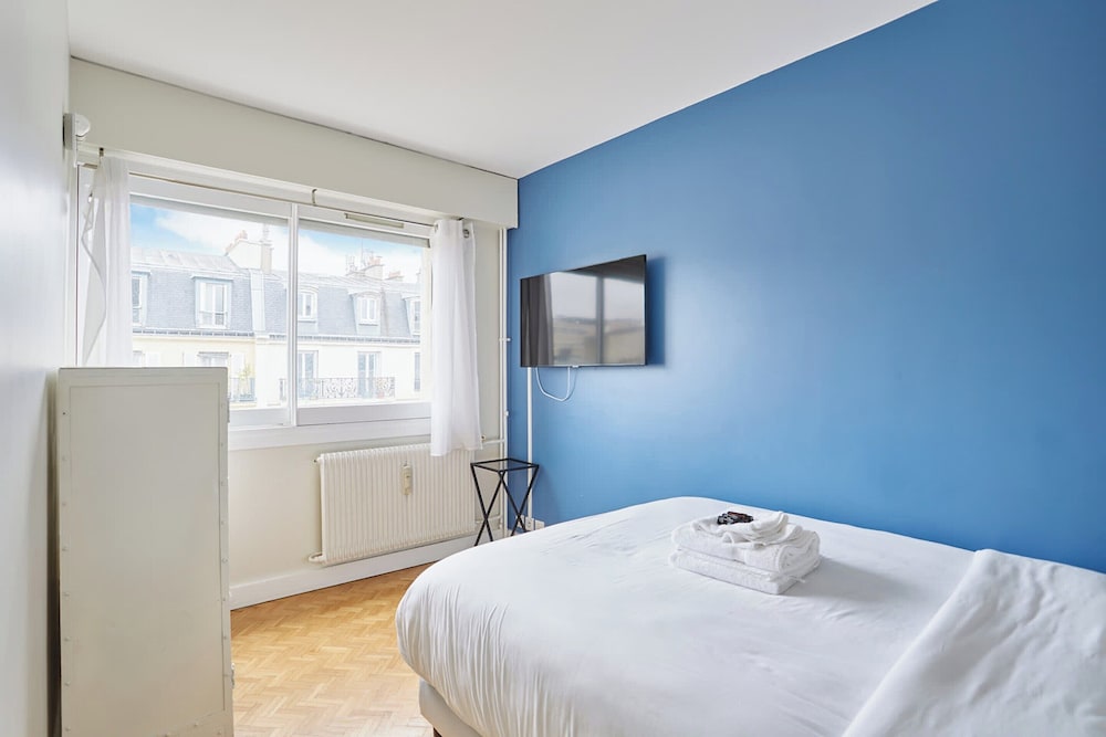 2 Bedroom Flat Centre de Paris Eiffel Tower View — Paris — photo 4