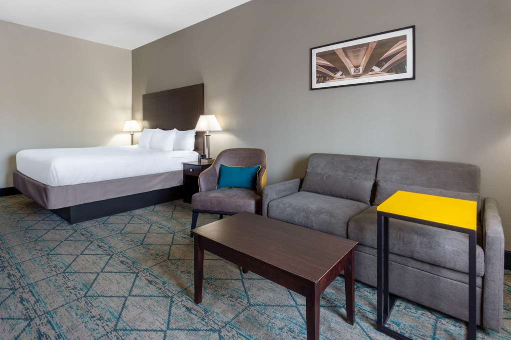 La Quinta Inn & Suites by Wyndham Columbus West Hilliard - photo 16