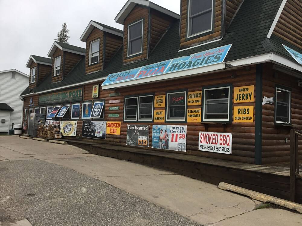 Pines Motel - photo 12