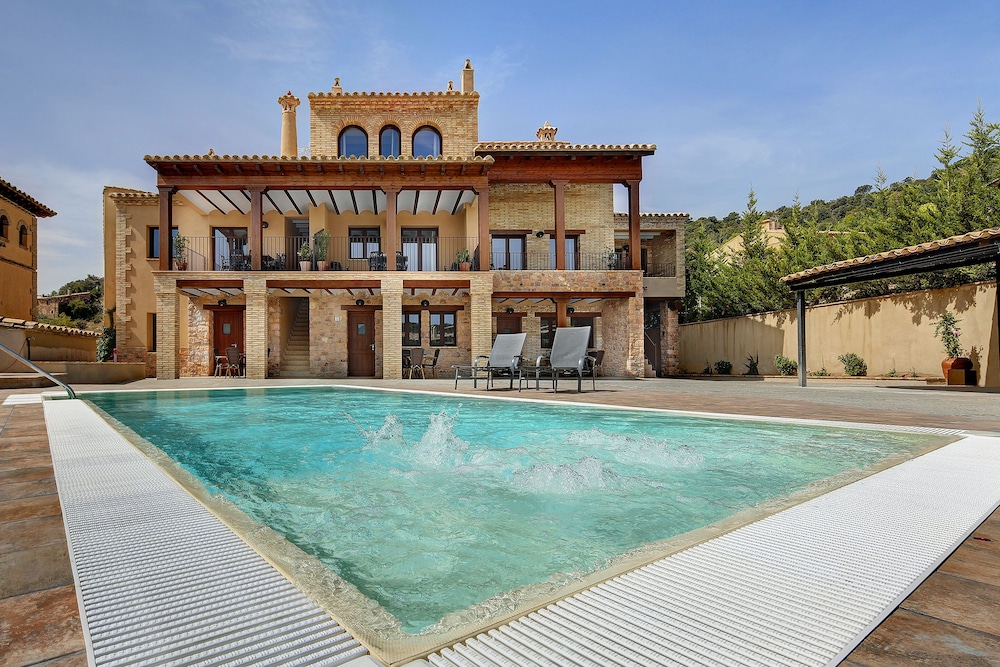 El Portal de Alquezar — 4-Star Luxury Hotel in Alquezar, Spain