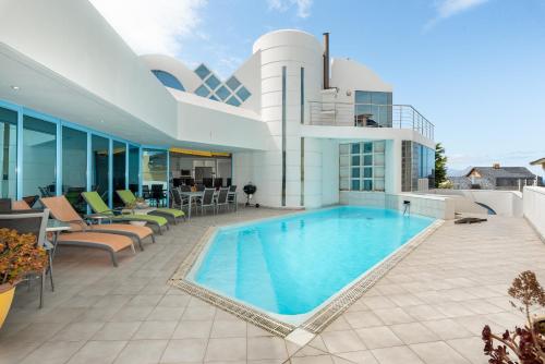 5 Pikkewyn Road in Cape Town, South Africa