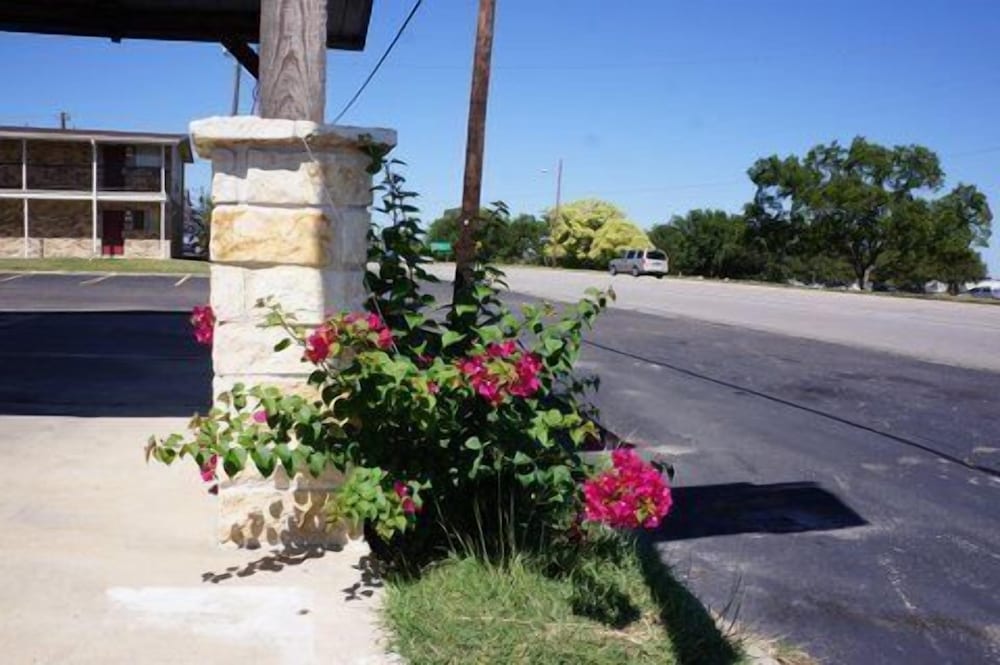 Ranch House Inn and Suites - photo 42
