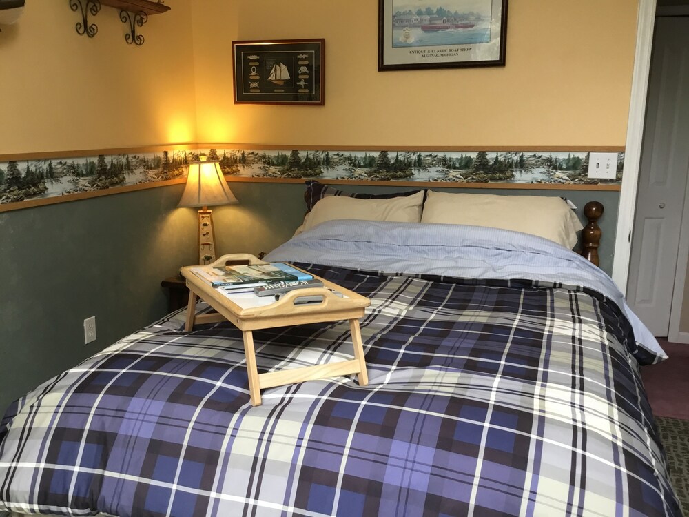 The Harsens Island Getaway Resort - photo 6