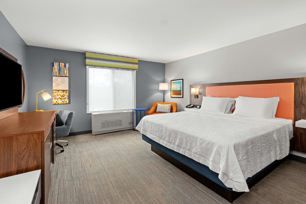 Hampton Inn & Suites Fairbanks - photo 9