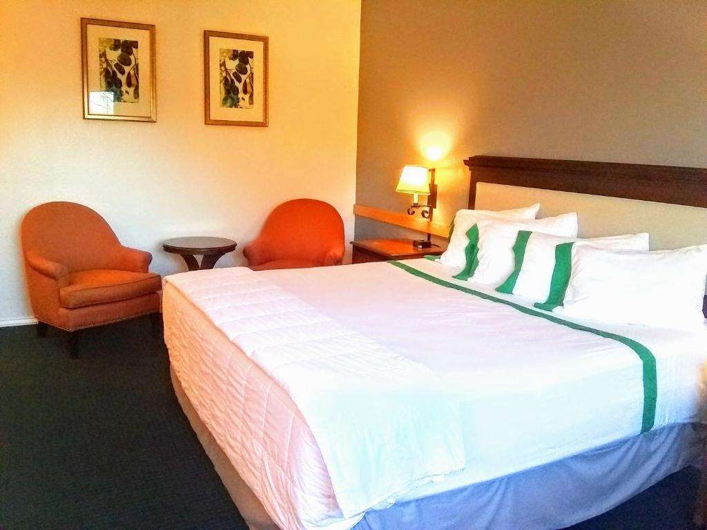 GuestHouse Enumclaw - photo 14