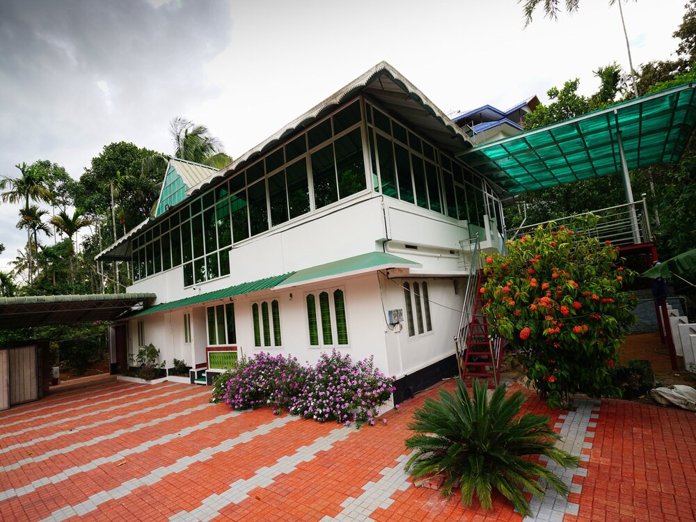 Oyo 13011 Le Pepper - last minute hotel in Munnar