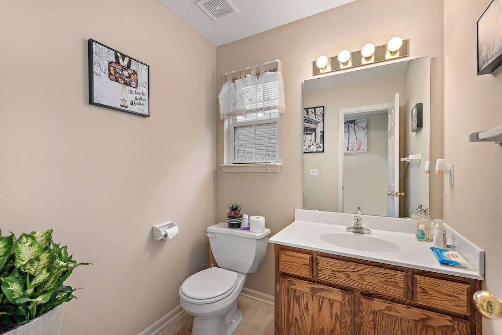 Beautiful Townhome 11 Minutes To Downtown Kansas City Mo - photo 16