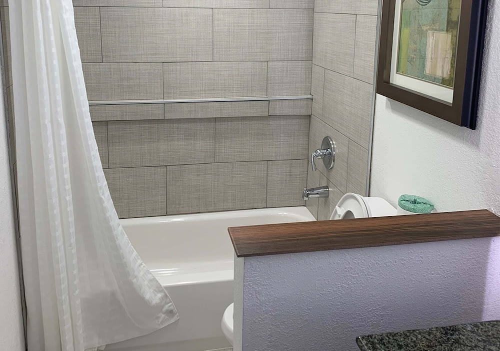 Lx Hotel Powered by ACW Circle - photo 52